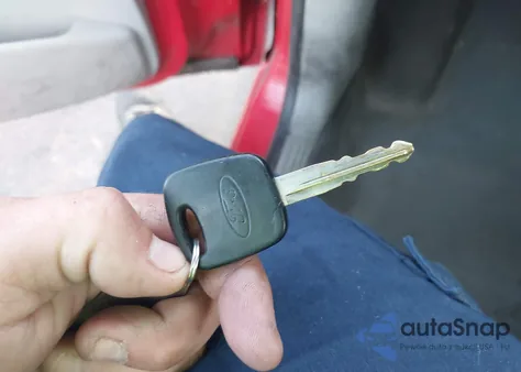 2005 Ford Focus Zx4 from USA, damaged, VIN 1FAFP34NX5W103370